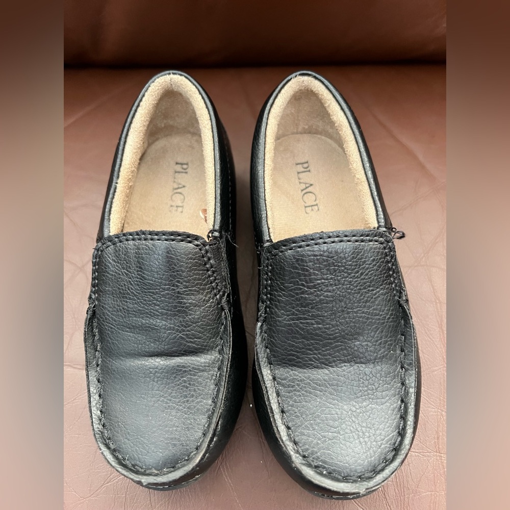 Boys Children’s Place black slip in dress shoes Size 9 like new